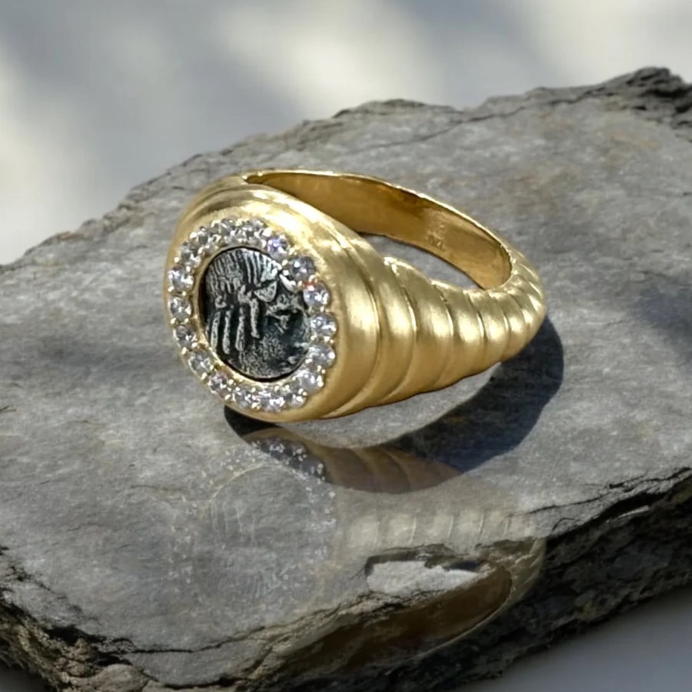 Tat2 gold scalloped poppy ring size 8